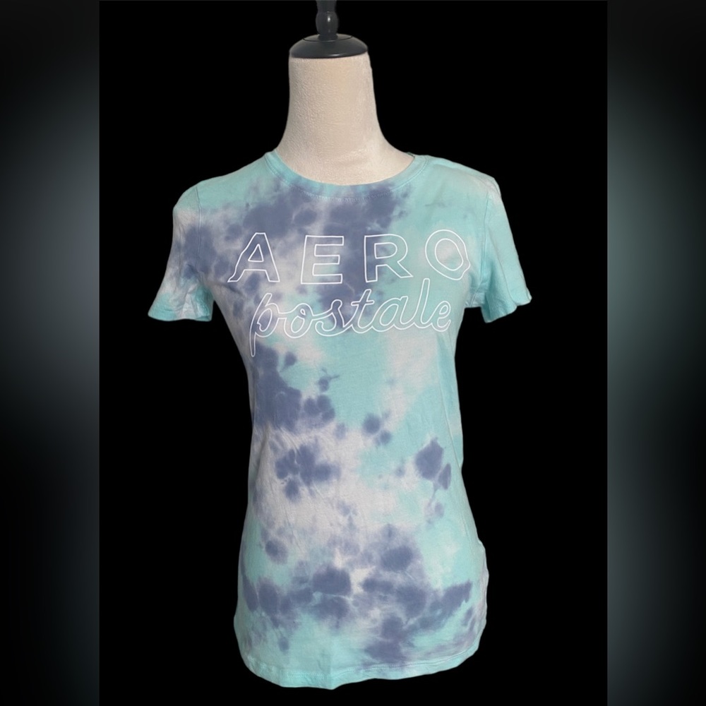 Womens Aeropostale classic crew tee. Size Medium. Gently used condition. (2/$10)